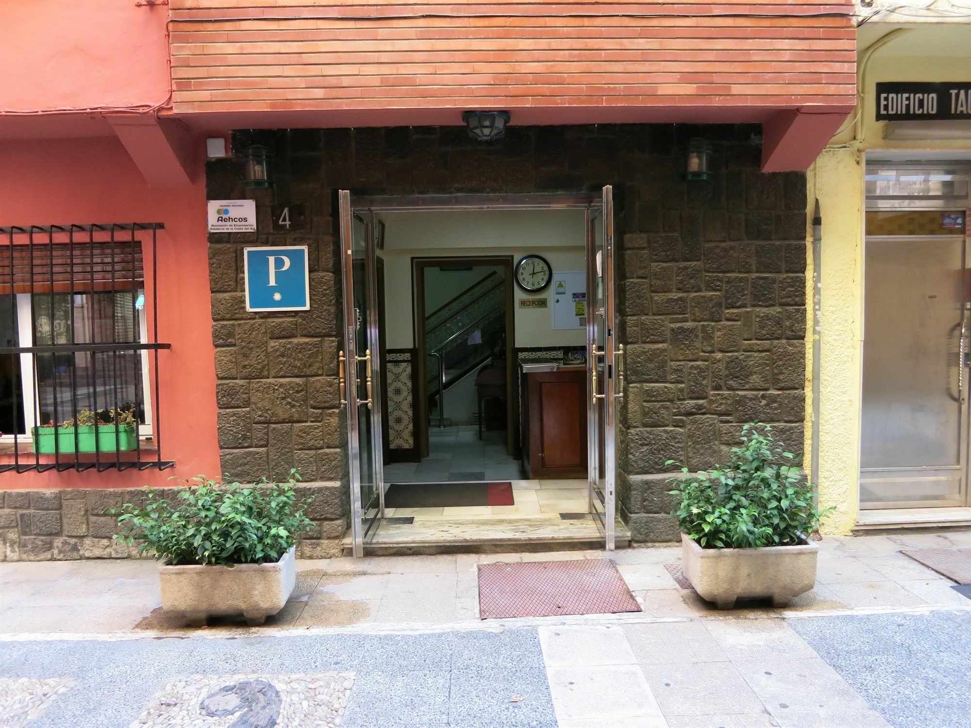 Hostal Guillot Torremolinos Exterior photo